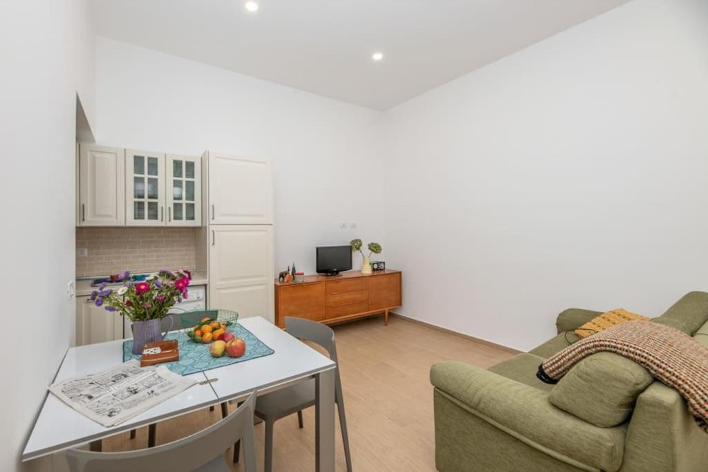 Liberty House, In Stile Retro! Appartement Milaan Buitenkant foto