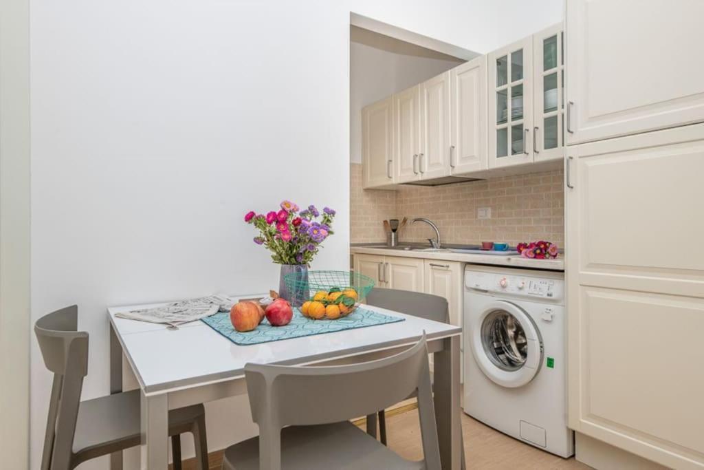 Liberty House, In Stile Retro! Appartement Milaan Buitenkant foto