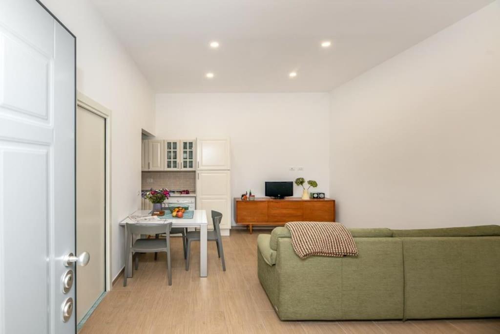 Liberty House, In Stile Retro! Appartement Milaan Buitenkant foto